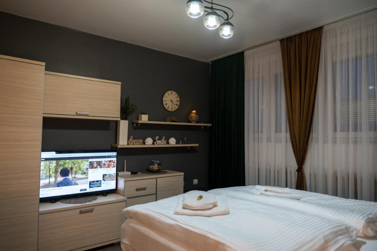 Apartman Pozoriste Penthaus Banja Luka Buitenkant foto