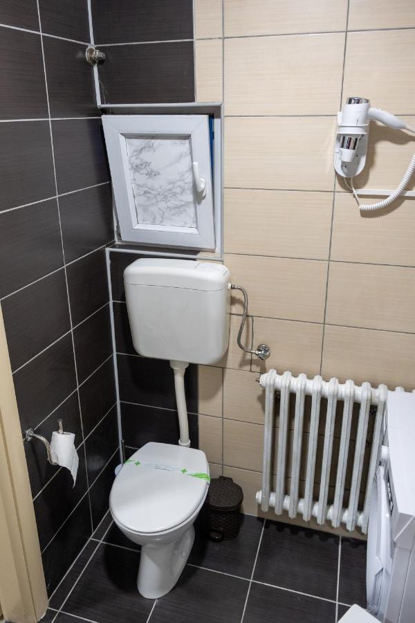Apartman Pozoriste Penthaus Banja Luka Buitenkant foto