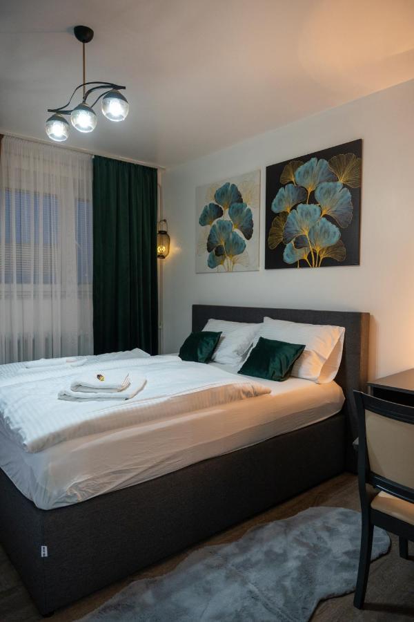 Apartman Pozoriste Penthaus Banja Luka Buitenkant foto